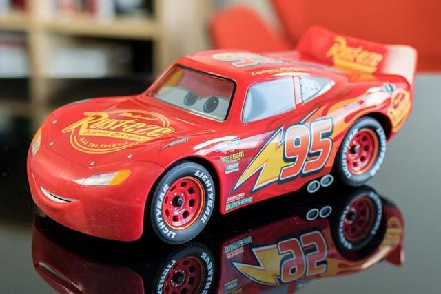 Disney Pixar’s Ultimate Lightning McQueen - Cars Fellow