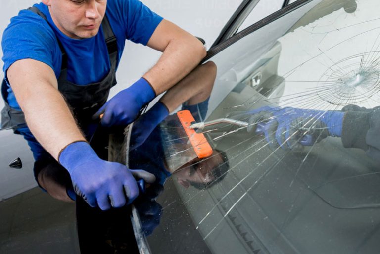 Six Benefits of Auto Glass Repair Service - Cars Fellow